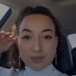 Meet your Posher, Jade